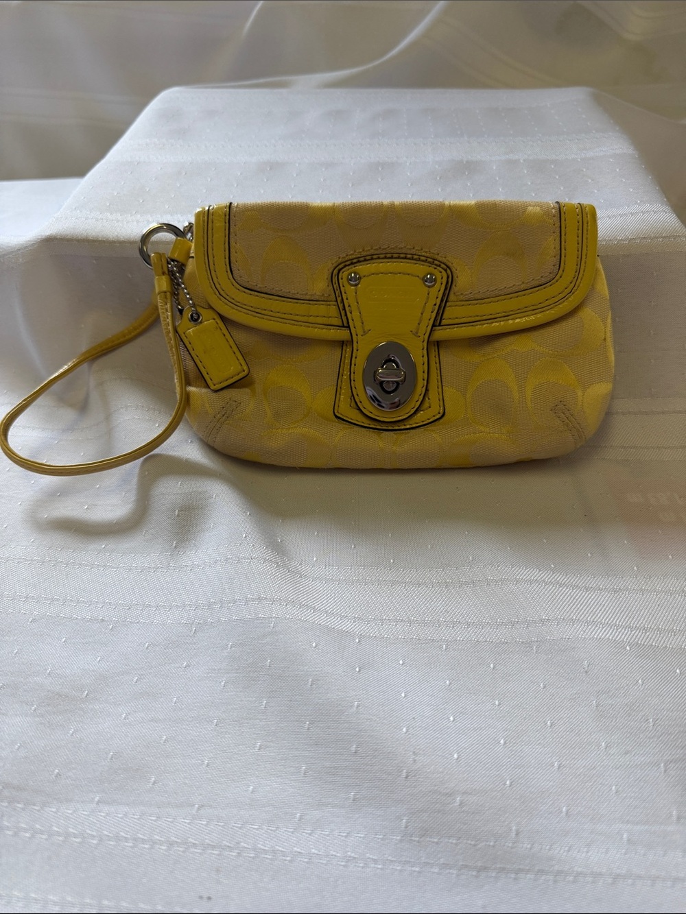 VINTAGE Coach Yellow Signature Turn-Lock Wristlet Clutch